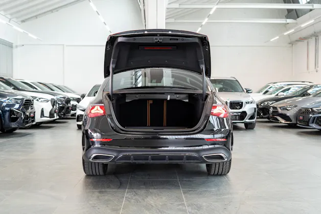 MERCEDES-BENZ E 450 d AMG Line 4matic / Hyperscreen / Panorama / 360°Kamera