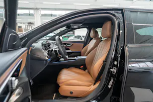 MERCEDES-BENZ E 450 d AMG Line 4matic / Hyperscreen / Panorama / 360°Kamera