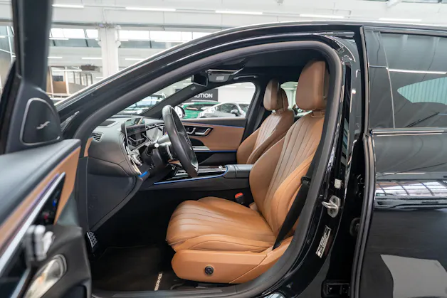 MERCEDES-BENZ E 450 d AMG Line 4matic / Hyperscreen / Panorama / 360°Kamera