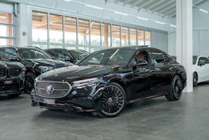 MERCEDES-BENZ E 450 d AMG Line 4matic / Hyperscreen / Panorama / 360°Kamera