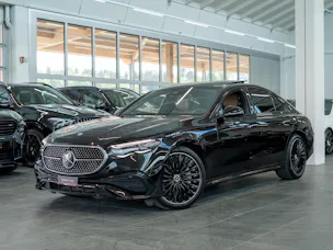 MERCEDES-BENZ E 450 d AMG Line 4matic / Hyperscreen / Panorama / 360°Kamera