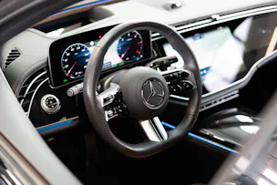 MERCEDES-BENZ E 450 d AMG Line 4matic / Hyperscreen / Panorama / 360°Kamera
