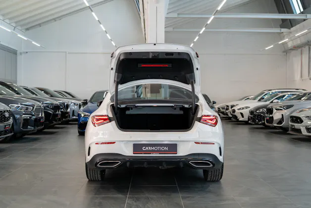 MERCEDES-BENZ CLA 200 d AMG Line 4matic Ambiente-Beleuchtung / Sitzheizung / Navi