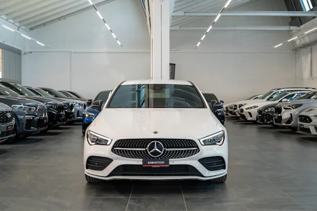 MERCEDES-BENZ CLA 200 d AMG Line 4matic Ambiente-Beleuchtung / Sitzheizung / Navi