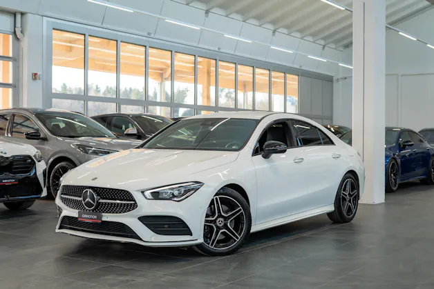 MERCEDES-BENZ CLA 200 d AMG Line 4matic Ambiente-Beleuchtung / Sitzheizung / Navi