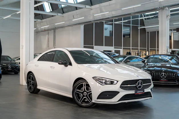 MERCEDES-BENZ CLA 200 d AMG Line 4matic Ambiente-Beleuchtung / Sitzheizung / Navi