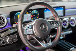 MERCEDES-BENZ CLA 200 d AMG Line 4matic Ambiente-Beleuchtung / Sitzheizung / Navi
