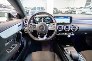 MERCEDES-BENZ CLA 200 d AMG Line 4matic Ambiente-Beleuchtung / Sitzheizung / Navi
