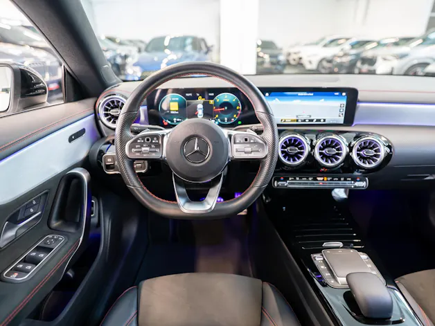 MERCEDES-BENZ CLA 200 d AMG Line 4matic Ambiente-Beleuchtung / Sitzheizung / Navi