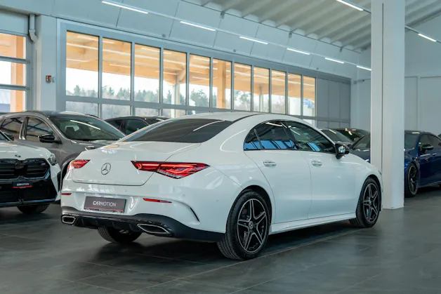 MERCEDES-BENZ CLA 200 d AMG Line 4matic Ambiente-Beleuchtung / Sitzheizung / Navi