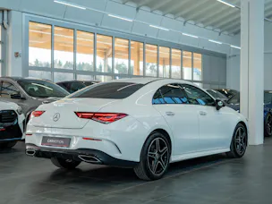 MERCEDES-BENZ CLA 200 d AMG Line 4matic Ambiente-Beleuchtung / Sitzheizung / Navi