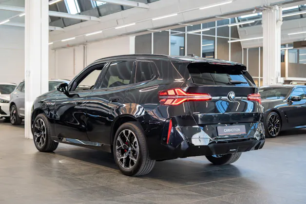 BMW X3 40d xDrive / Iconic Glow / Head-Up Display / Harman Kardon