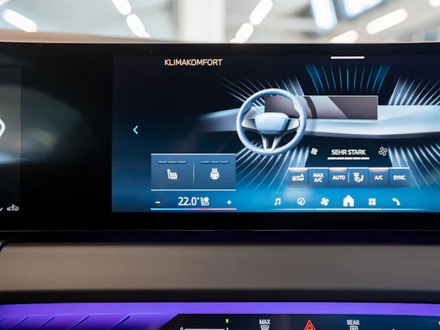 BMW X3 40d xDrive / Iconic Glow / Head-Up Display / Harman Kardon