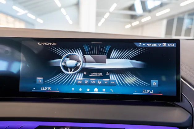 BMW X3 40d xDrive / Iconic Glow / Head-Up Display / Harman Kardon