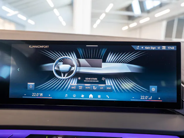 BMW X3 40d xDrive / Iconic Glow / Head-Up Display / Harman Kardon