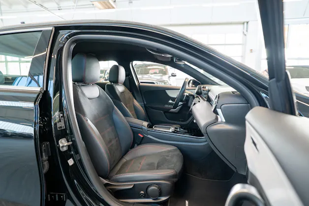 MERCEDES-BENZ A 200 d AMG Line Limousine / Facelift / Rückfahrkamera / Ambientebeleuchtung