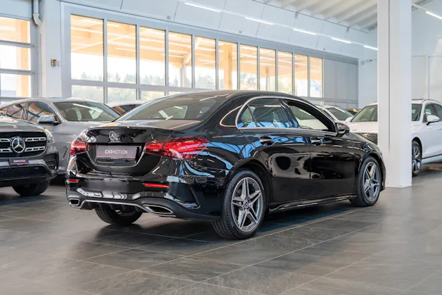 MERCEDES-BENZ A 200 d AMG Line Limousine / Facelift / Rückfahrkamera / Ambientebeleuchtung