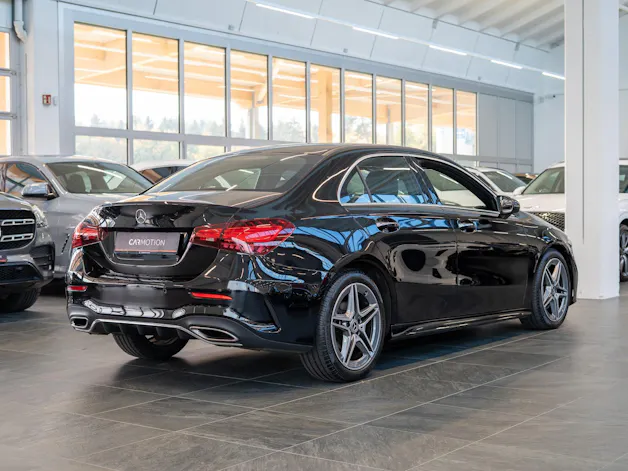 MERCEDES-BENZ A 200 d AMG Line Limousine / Facelift / Rückfahrkamera / Ambientebeleuchtung