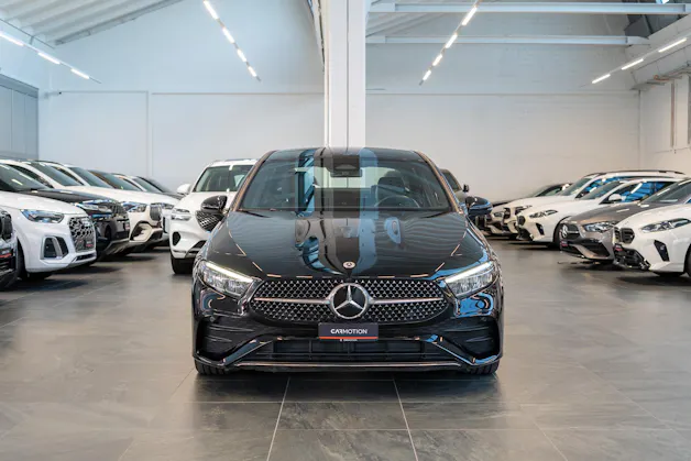 MERCEDES-BENZ A 200 d AMG Line Limousine / Facelift / Rückfahrkamera / Ambientebeleuchtung