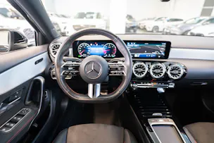 MERCEDES-BENZ A 200 d AMG Line Limousine / Facelift / Rückfahrkamera / Ambientebeleuchtung