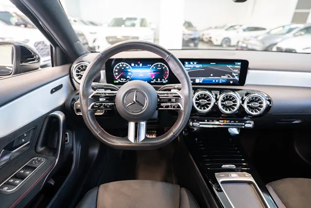 MERCEDES-BENZ A 200 d AMG Line Limousine / Facelift / Rückfahrkamera / Ambientebeleuchtung