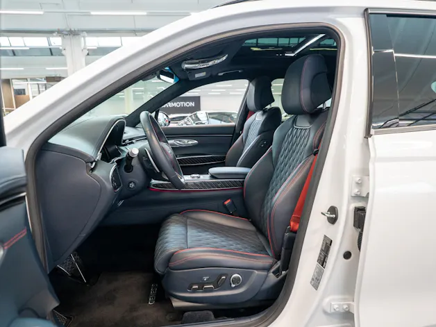 Genesis GV70 2.5T Sport / Panorama-Glasdach / Massage-Sitze / 360°Kamera