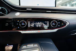 Genesis GV70 2.5T Sport / Panorama-Glasdach / Massage-Sitze / 360°Kamera
