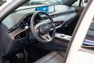 Genesis GV70 2.5T Sport / Panorama-Glasdach / Massage-Sitze / 360°Kamera