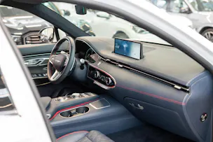 Genesis GV70 2.5T Sport / Panorama-Glasdach / Massage-Sitze / 360°Kamera