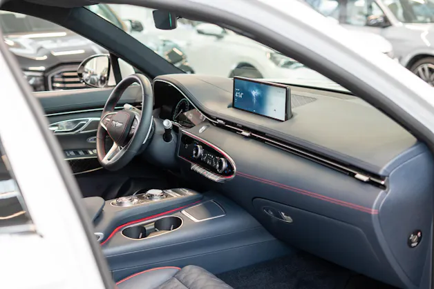 Genesis GV70 2.5T Sport / Panorama-Glasdach / Massage-Sitze / 360°Kamera