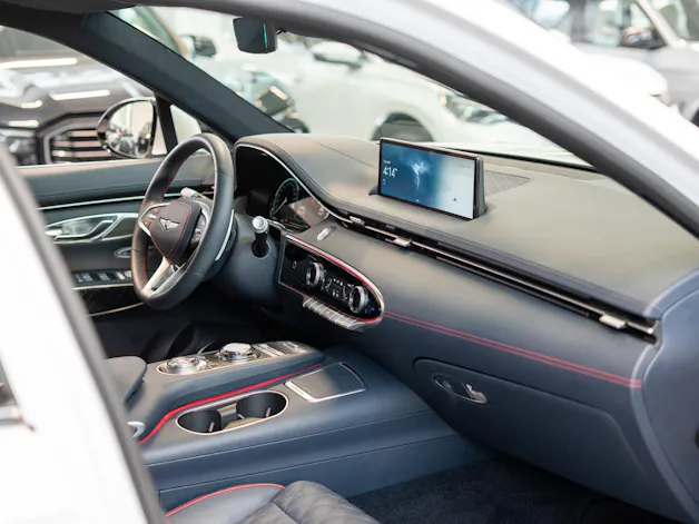 Genesis GV70 2.5T Sport / Panorama-Glasdach / Massage-Sitze / 360°Kamera