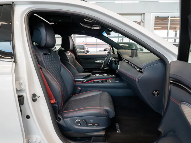 Genesis GV70 2.5T Sport / Panorama-Glasdach / Massage-Sitze / 360°Kamera