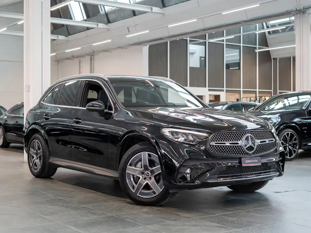 MERCEDES-BENZ GLC 300 d AMG Line 4matic / Rückfahrkamera / el.Sitze / Ambientebeleuchtung