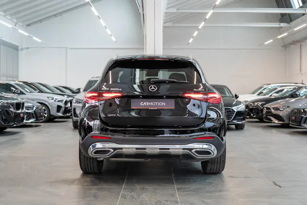 MERCEDES-BENZ GLC 300 d AMG Line 4matic / Rückfahrkamera / el.Sitze / Ambientebeleuchtung