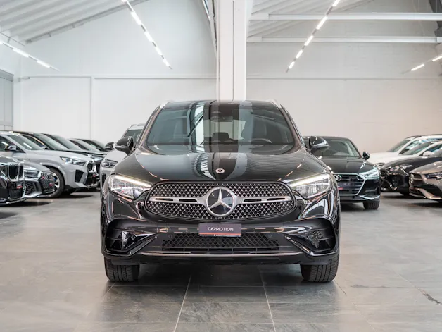 MERCEDES-BENZ GLC 300 d AMG Line 4matic / Rückfahrkamera / el.Sitze / Ambientebeleuchtung