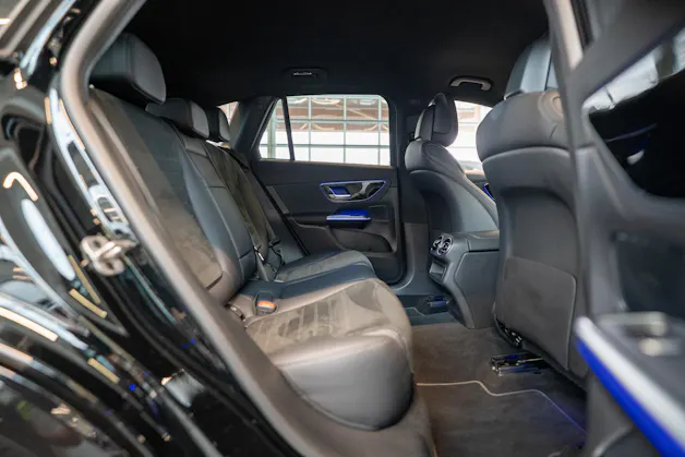 MERCEDES-BENZ GLC 300 d AMG Line 4matic / Rückfahrkamera / el.Sitze / Ambientebeleuchtung