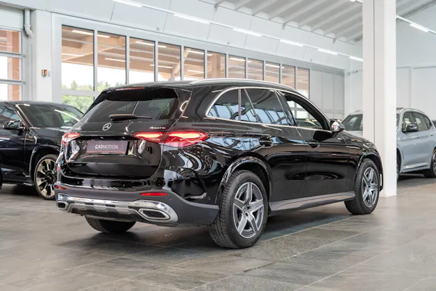 MERCEDES-BENZ GLC 300 d AMG Line 4matic / Rückfahrkamera / el.Sitze / Ambientebeleuchtung