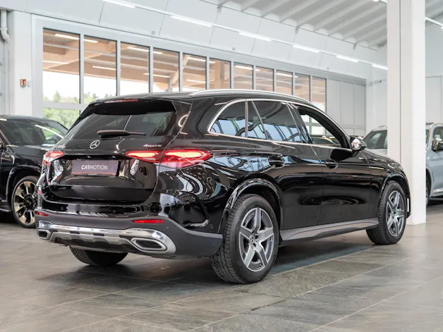 MERCEDES-BENZ GLC 300 d AMG Line 4matic / Rückfahrkamera / el.Sitze / Ambientebeleuchtung