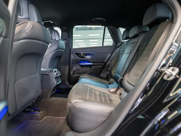 MERCEDES-BENZ GLC 300 d AMG Line 4matic / Rückfahrkamera / el.Sitze / Ambientebeleuchtung