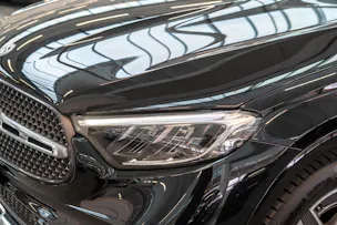 MERCEDES-BENZ GLC 300 d AMG Line 4matic / Rückfahrkamera / el.Sitze / Ambientebeleuchtung