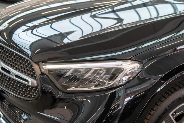 MERCEDES-BENZ GLC 300 d AMG Line 4matic / Rückfahrkamera / el.Sitze / Ambientebeleuchtung