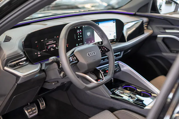 AUDI Q5 2.0 40 TFSI quattro S-Tronic S-Line / Rückfahrkamera / Navi / Sportsitze