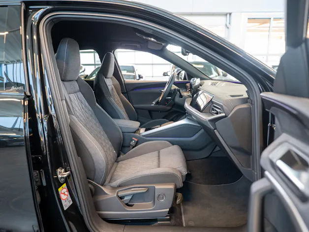 AUDI Q5 2.0 40 TFSI quattro S-Tronic S-Line / Rückfahrkamera / Navi / Sportsitze