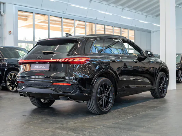 AUDI Q5 2.0 40 TFSI quattro S-Tronic S-Line / Rückfahrkamera / Navi / Sportsitze