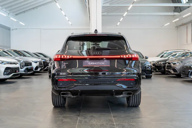 AUDI Q5 2.0 40 TFSI quattro S-Tronic S-Line / Rückfahrkamera / Navi / Sportsitze