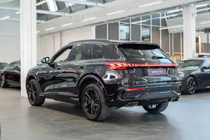 AUDI Q5 2.0 40 TFSI quattro S-Tronic S-Line / Rückfahrkamera / Navi / Sportsitze