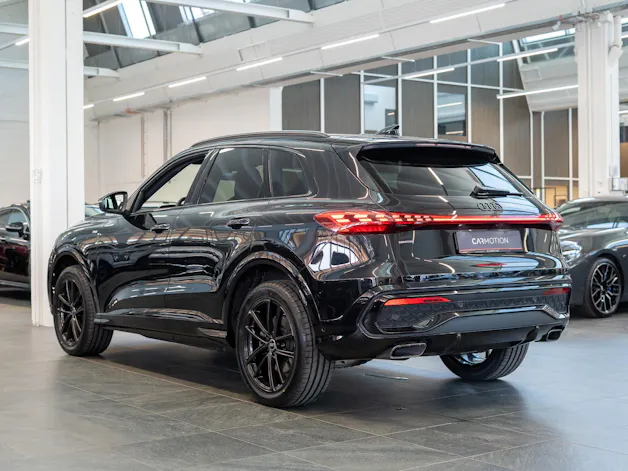 AUDI Q5 2.0 40 TFSI quattro S-Tronic S-Line / Rückfahrkamera / Navi / Sportsitze