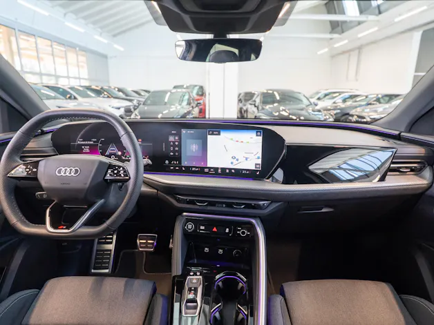AUDI Q5 2.0 40 TFSI quattro S-Tronic S-Line / Rückfahrkamera / Navi / Sportsitze