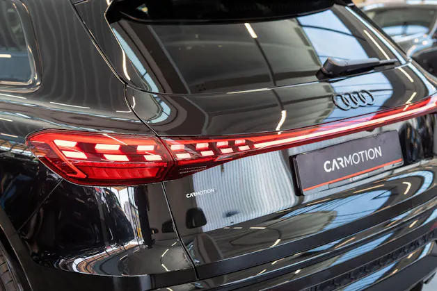 AUDI Q5 2.0 40 TFSI quattro S-Tronic S-Line / Rückfahrkamera / Navi / Sportsitze