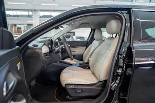 FIAT 600 1.2 Hybrid La Prima / Leder Sitze / Navi